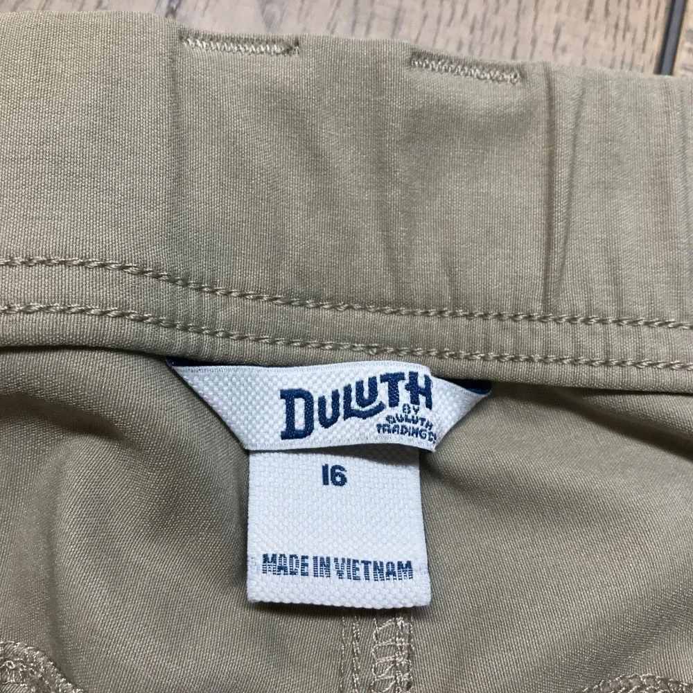 Duluth Capri Pants Womens Size 16 Tan Beige Dry on the Fly Cargo Hiking UPF 50 - Picture 4 of 12